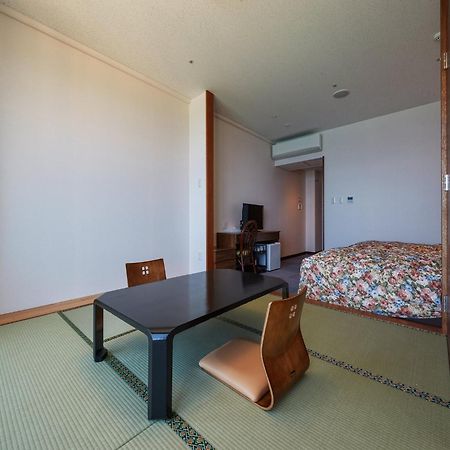 Hotel Miyuki Beach Онна Екстер'єр фото
