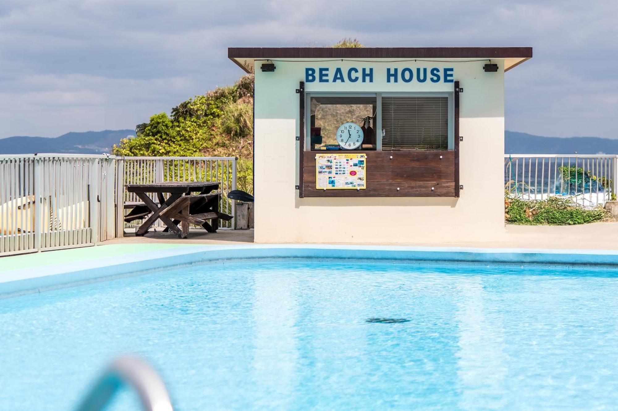 Hotel Miyuki Beach Онна Екстер'єр фото
